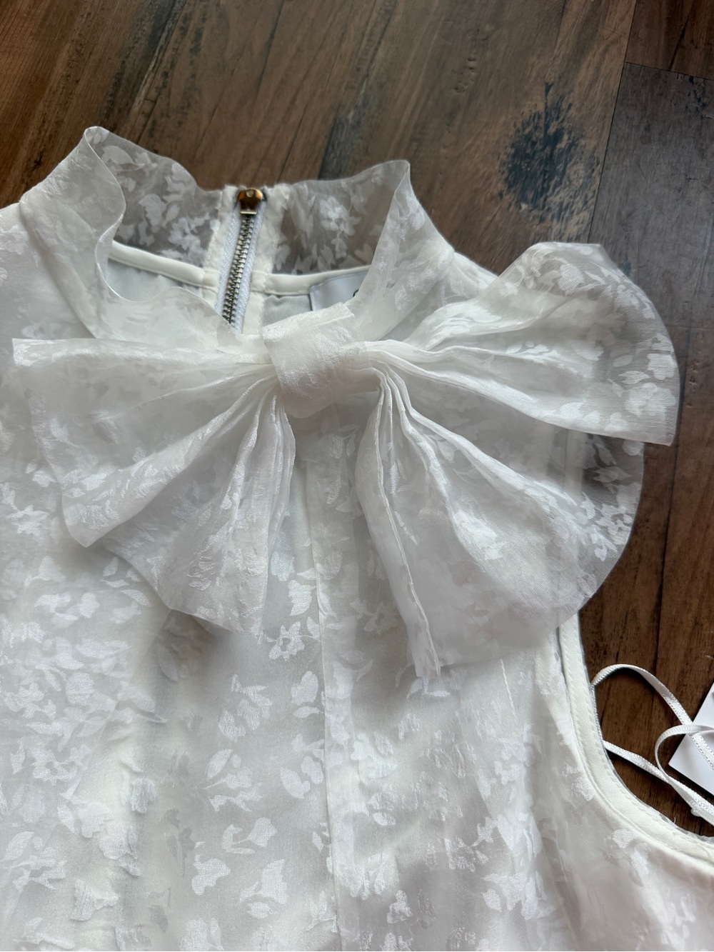 CeCe White Sleeveless Lace Bow-Neck Camisole 0081 - Picture 3 of 6